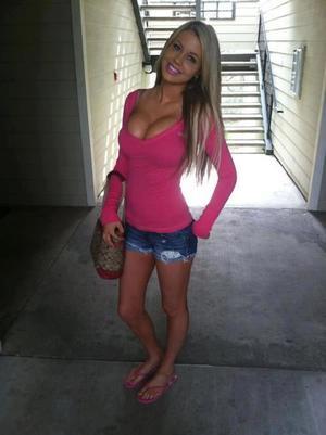 Meet local singles like Lesly from California who want to fuck tonight